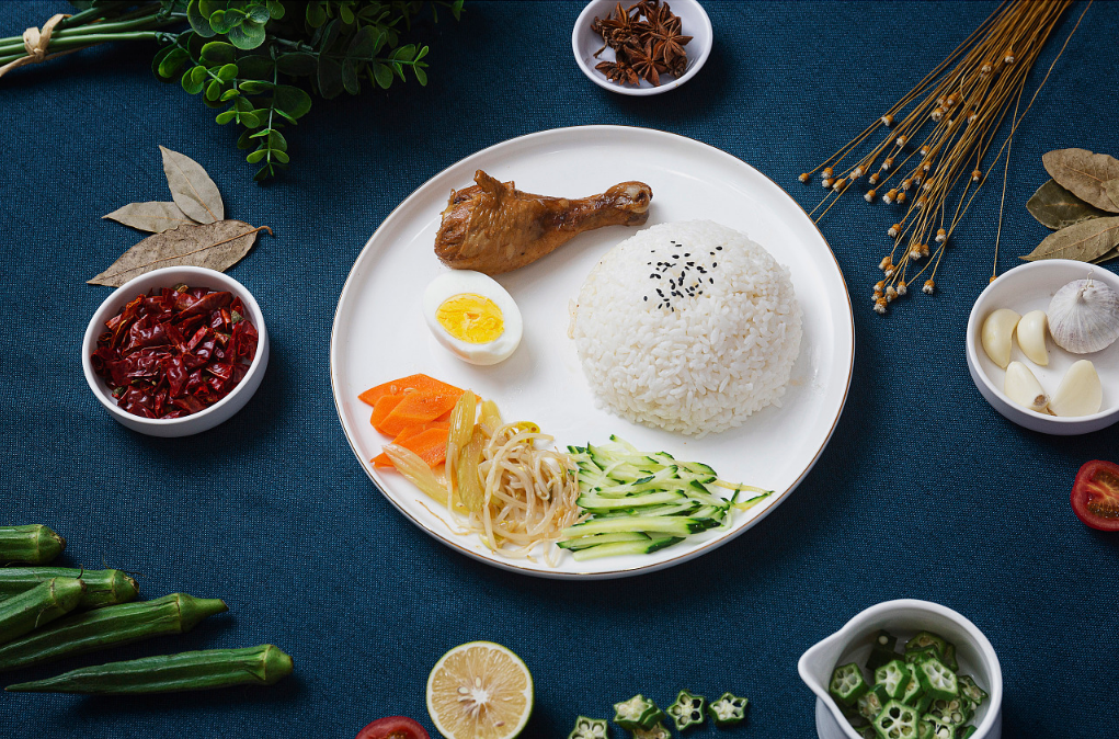 自辦餐飲問題與選擇專業(yè)食堂外包的優(yōu)勢(shì)