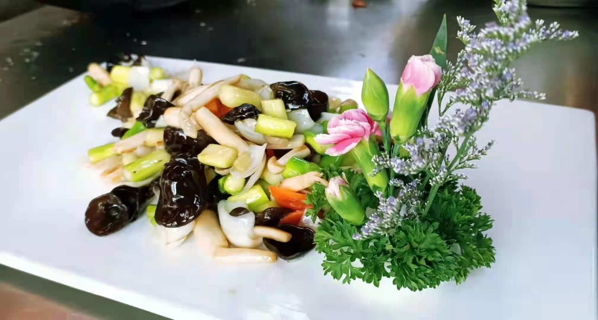 飯?zhí)贸邪?jīng)營(yíng)管理制度的優(yōu)勢(shì)是什么？